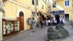 Overal in Porto Azzurro zie je beelden.