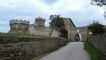 Kasteel en ingang van het stadje Populonia.