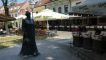De hoofdstaat in de oude bovenstad met veel restaurants.