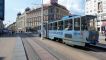 Je ziet nog veel oude trams rond rijden.