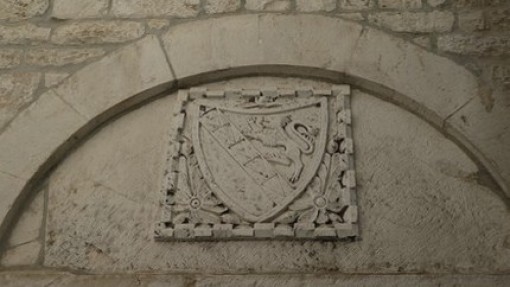 Venetiaanse leeuw op een gebouw in de oude centrum.