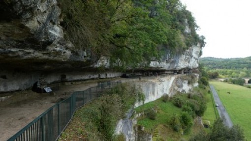 Een 800 m lange route met mooi uitzicht over de Vézère.