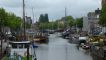 Veel boten in de grachten in het centrum.