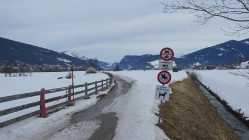 Links in de verte Radstadt.