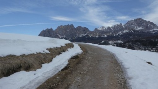 2 Heuvels over en je bent in Cortina.